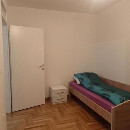 Rooms Near The Airport Sarajevo Exterior photo